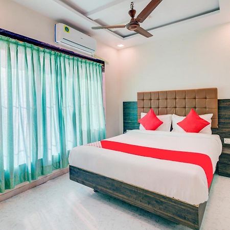 Hotel Golden Palace Lodging And Boarding Thane Buitenkant foto