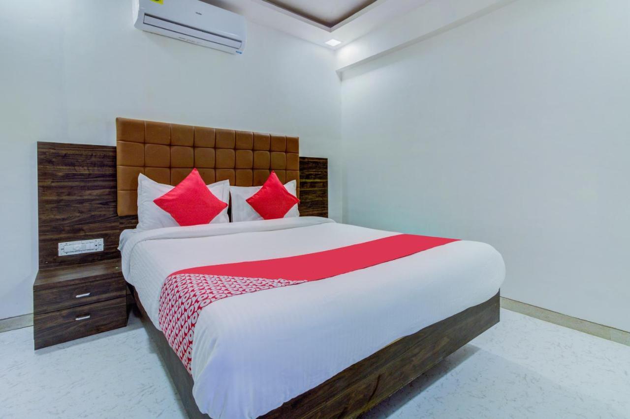 Hotel Golden Palace Lodging And Boarding Thane Buitenkant foto