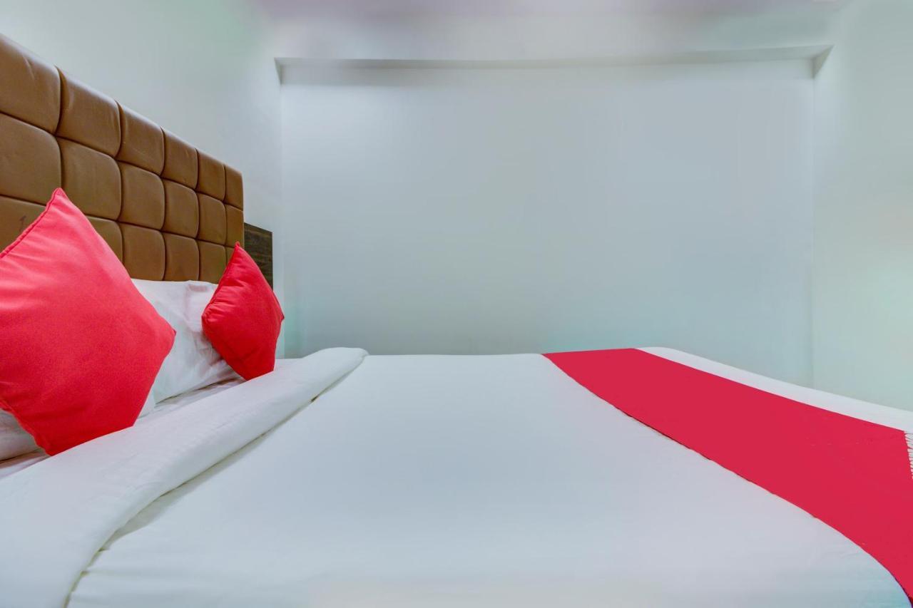 Hotel Golden Palace Lodging And Boarding Thane Buitenkant foto